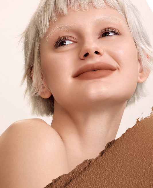 Apricot Dreams: Embracing the Warmth of Matte Lipstick Shades